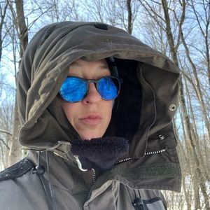 Meet your Posher, Caitlin